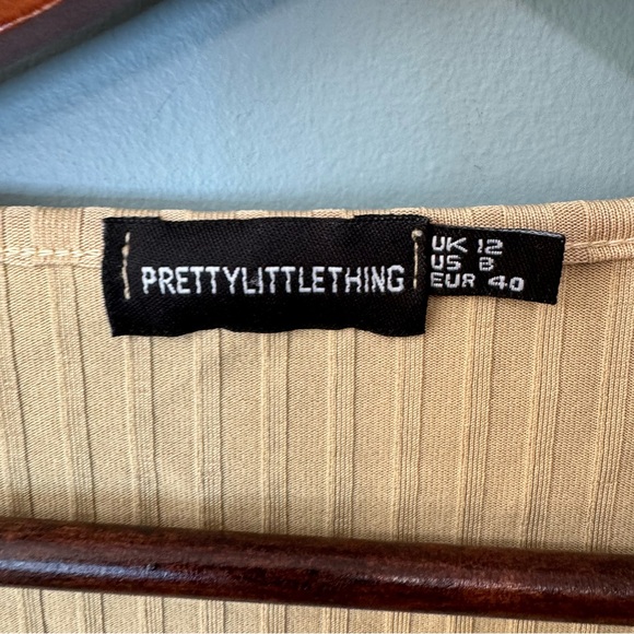 🔹5/$25🔹 PrettyLittleThing Wide Rib Square Neck Short Sleeve Bodysuit Stone. Sz 8 - Picture 3 of 11